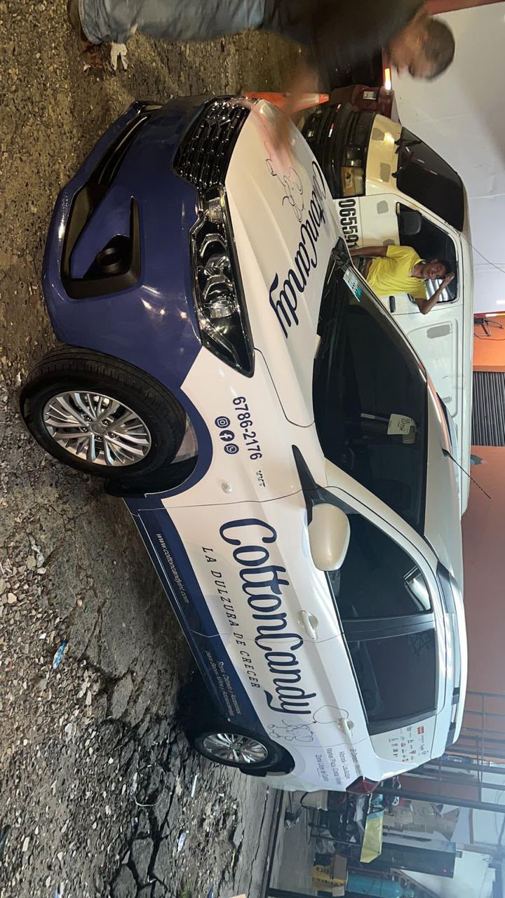 Impresion y rotulacion e vehiculo sedanes, SUV  y camiones